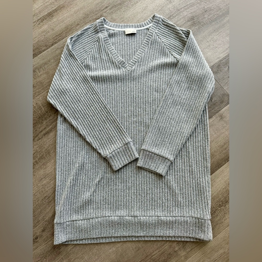 Wilfred Free Long Sleeve V-Neck Sweater | M